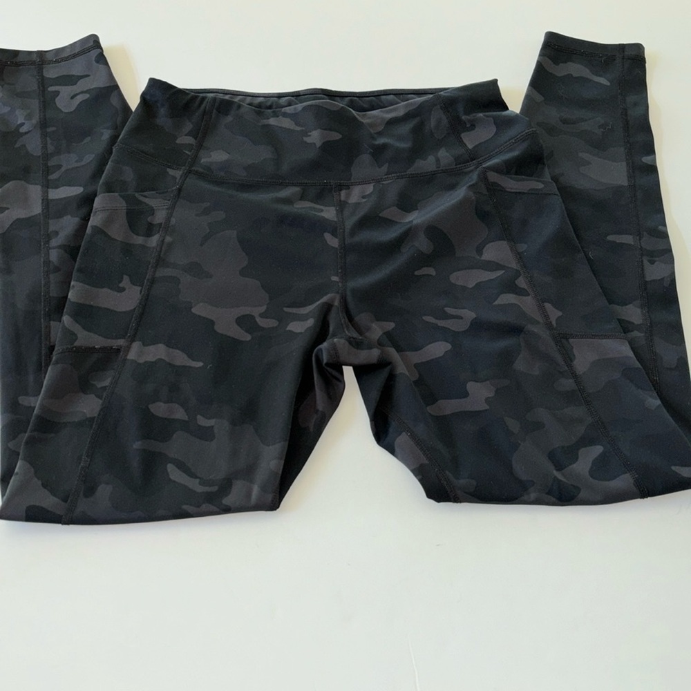 2/$30 AVIA Camo Leggings w/Cellphone Pockets Size M